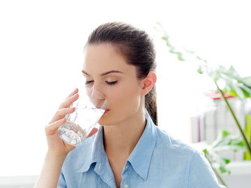 10 Raisons de Boire de l'Eau Dès le Réveil !